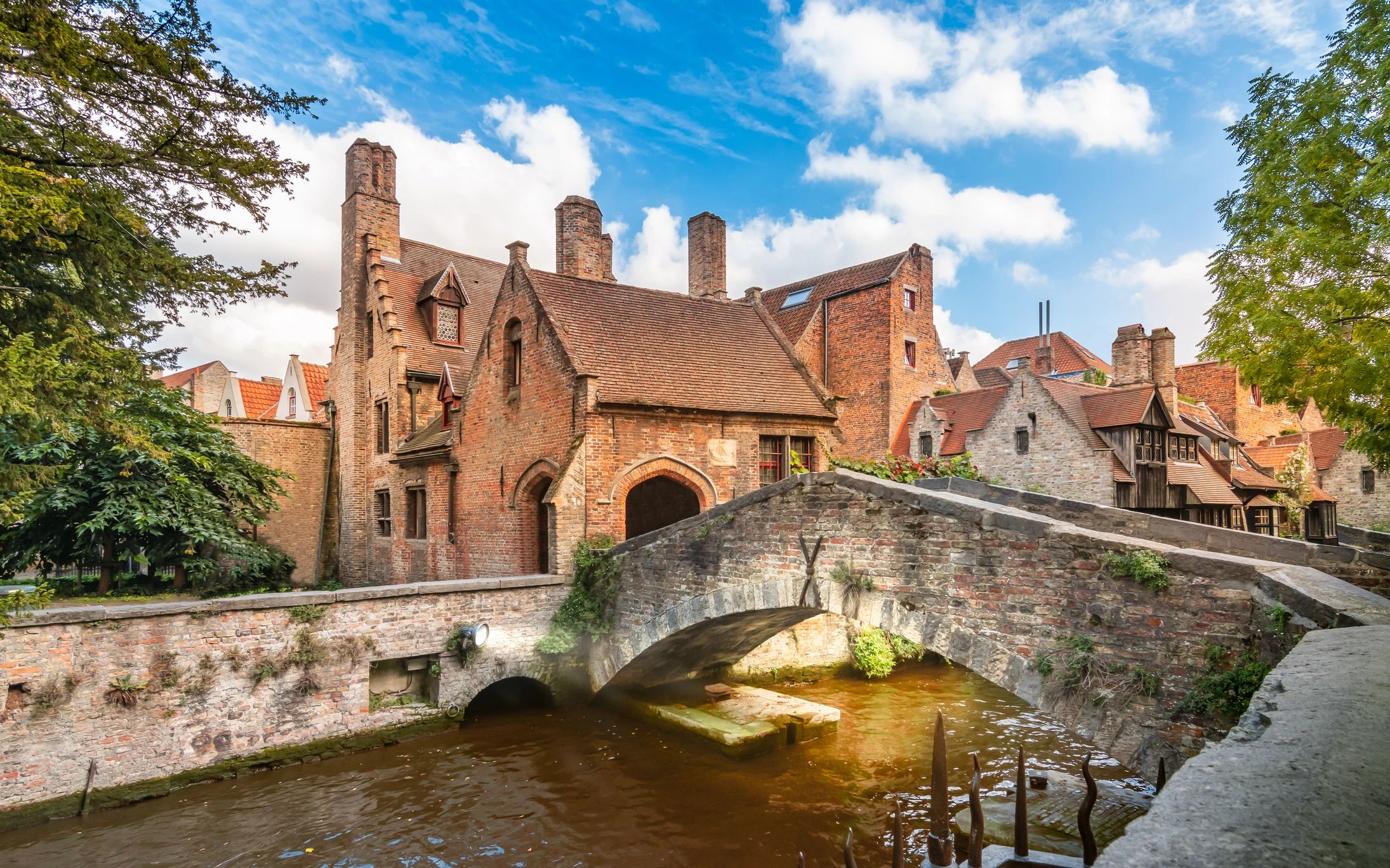 Popular tourist attraction, romantic old lovers bridge over